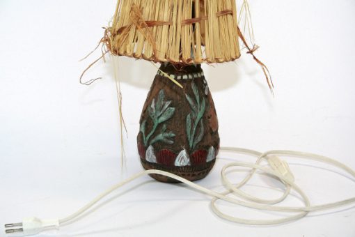 Keramiklampa Tilgmans keramik unik med bastskärm detalj bladverk
