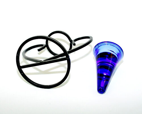 Ljushållare – Ljusstake konstsmide med blå glaskon undersida
