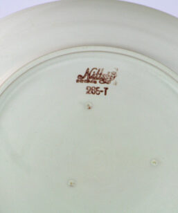 Nittsjo Keramik fat 285-T - Stort rent benvitt keramikfat detalj stampel