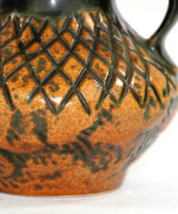 Bilden visar Jasba keramik N31413-12 - Vas Fat Lava 1970-tal närbild mönster