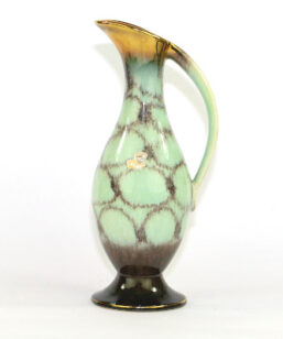 Bilden visar Bay Keramik 523/25 kanna pastell-grön och guld