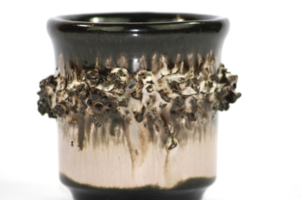 Bilden visar Glit HF Ceramics ytterfoder - Lava Ceramics från Island lavaglasyr