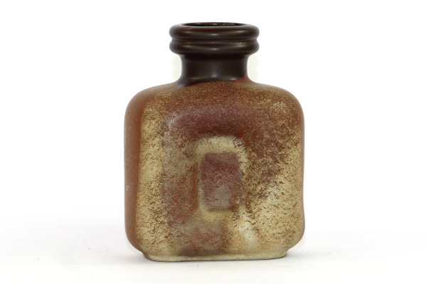 Bilden visar Steuler Keramik vas 442/15 med rundad fyrkant sand helhet
