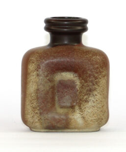 Bilden visar Steuler Keramik vas 442/15 med rundad fyrkant sand