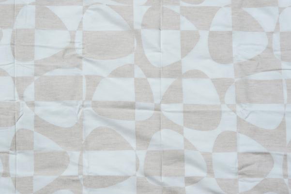 Bilden visar Textil ’Pix’ guld vit design Björk Forth för Arvidssons Textil baksida
