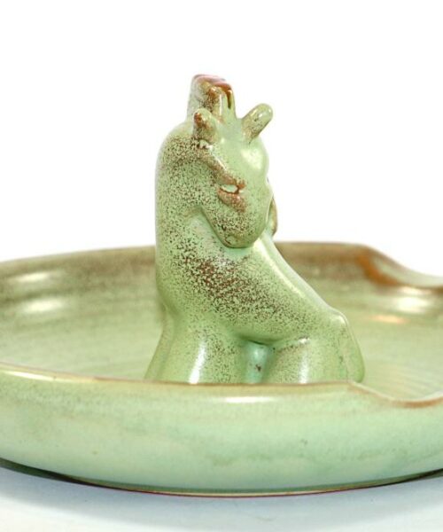 Bilden visar Gabriel Keramik skål 759 – Oliv häst askkopp detalj