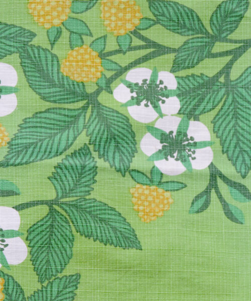 Retroduk – Blommor bär och blad grön detalj.